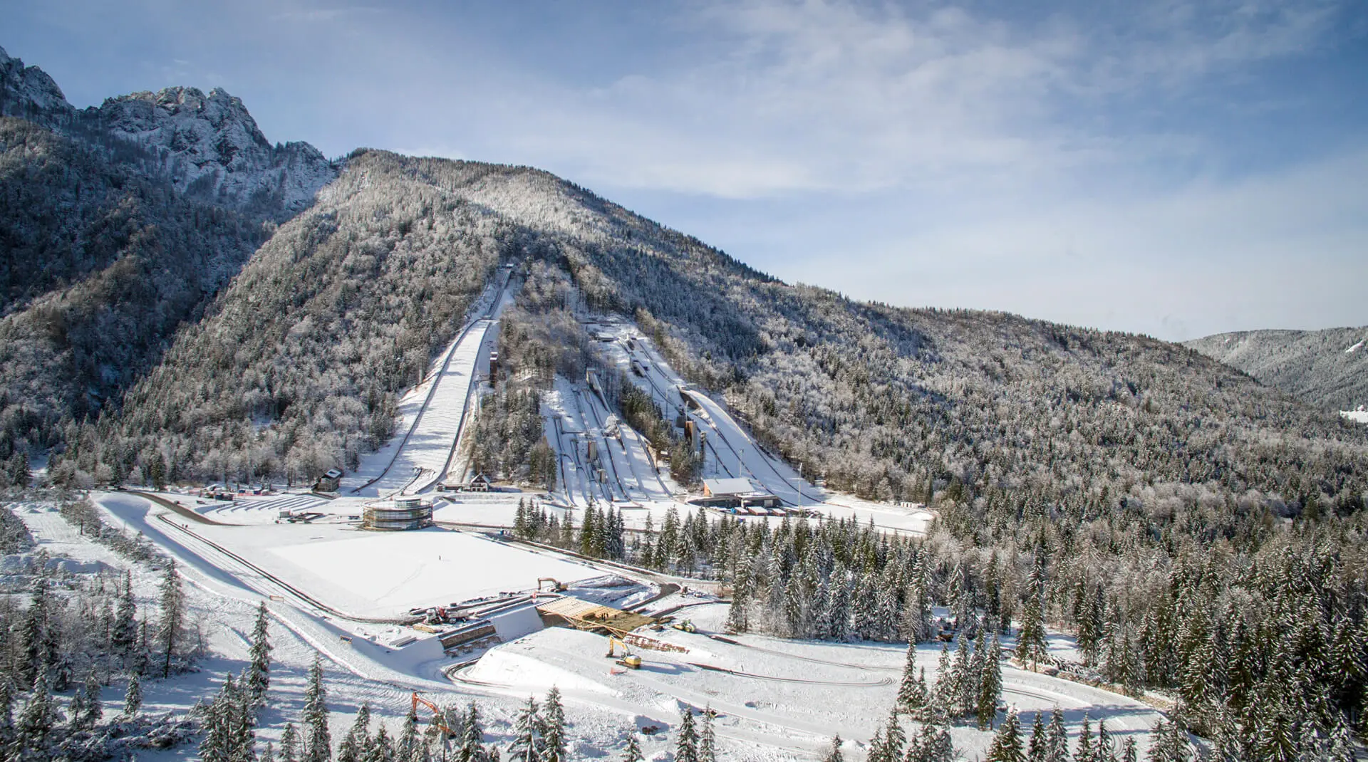 Spomin iz Planice. Planica skakalnice, nordijski cenrter